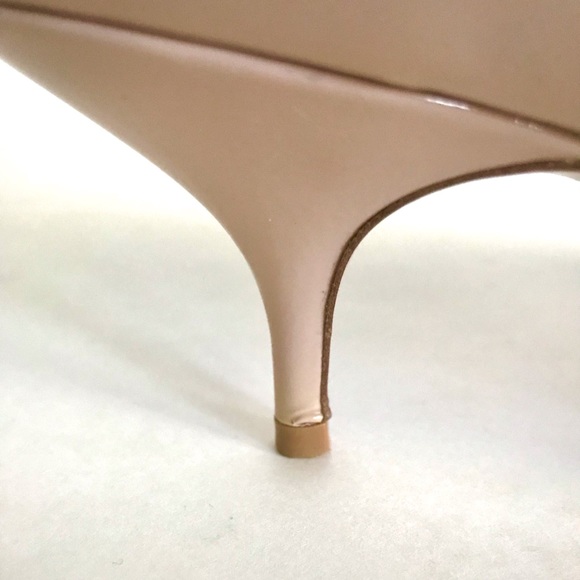 Miu Miu Buckle Kitten pump - Picture 10 of 10